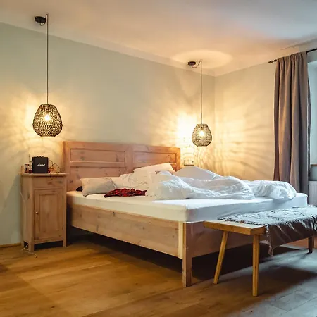 Der Steinerwirt - Hangout & Hotell Lofer